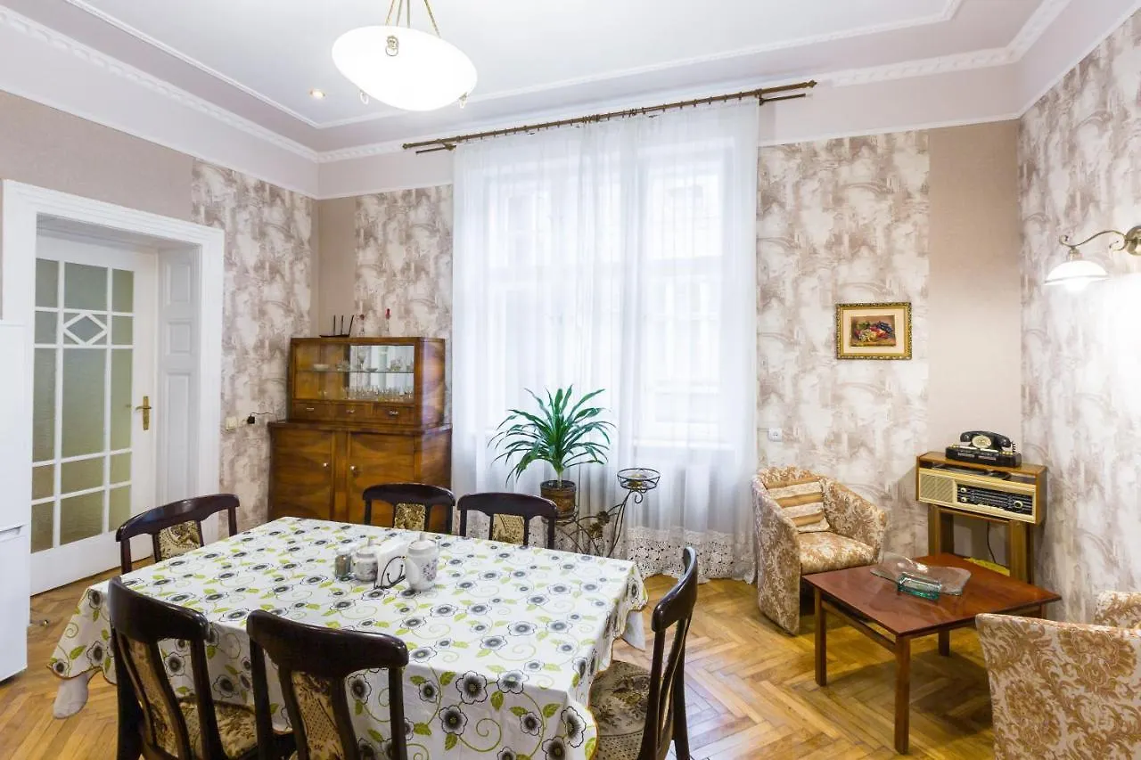Mover Retro Apartment Lviv